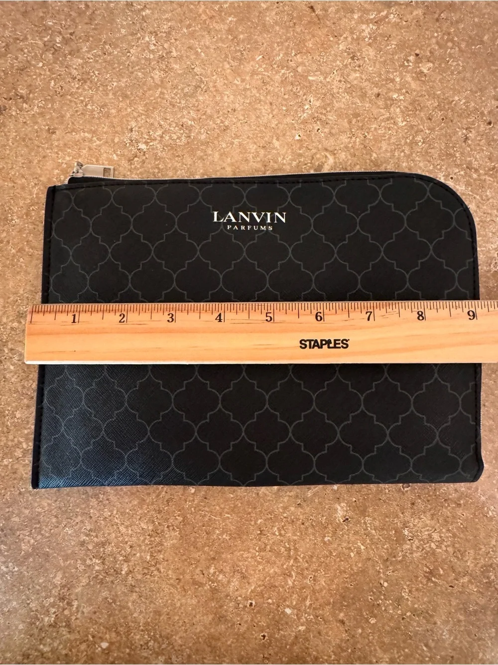 N/A zippered case